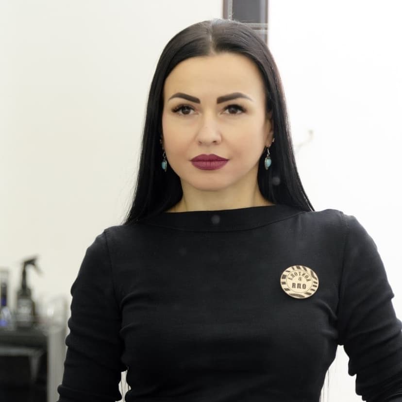 Оля - професійний перукар-стиліст KontoraForMen, майстер чоловічих стрижок у Білій Церкві