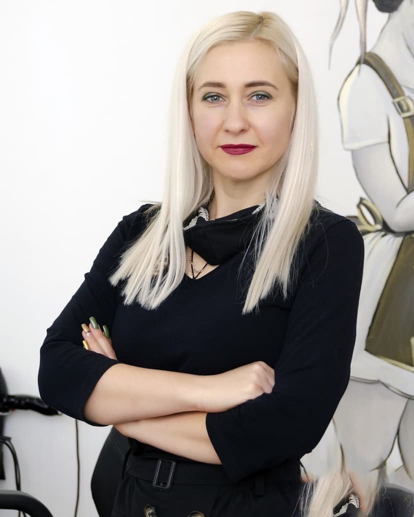 Таня - досвідчений перукар-стиліст KontoraForMen, експерт з чоловічих стрижок та бороди